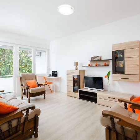 Botun Apartman free parking Pula Bagian luar foto